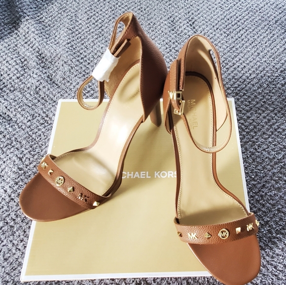 Michael Kors Platform Heels - Picture 1 of 5